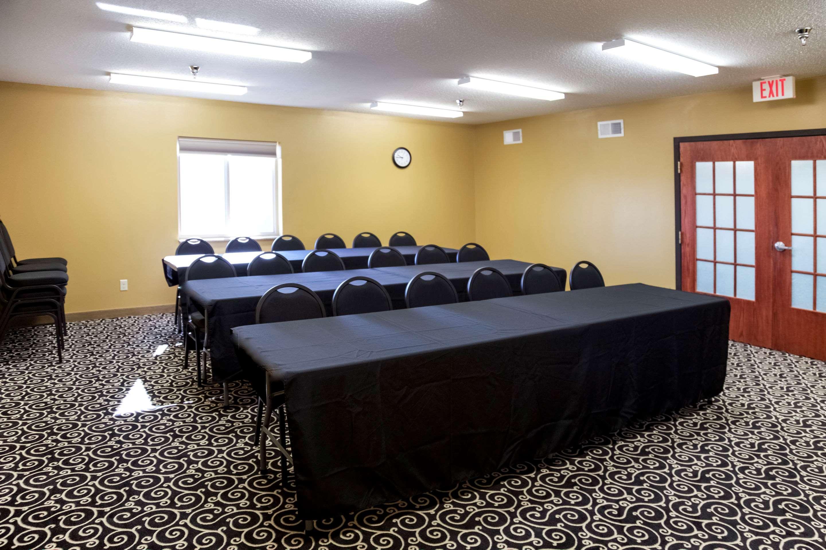 Quality Inn & Suites Watertown Near Prairie Lakes Ice Arena Экстерьер фото