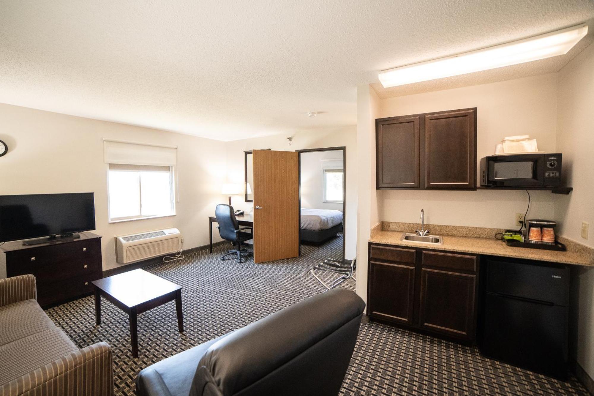 Quality Inn & Suites Watertown Near Prairie Lakes Ice Arena Экстерьер фото