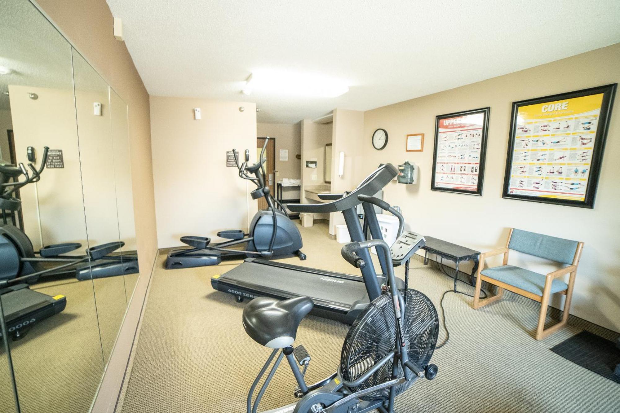 Quality Inn & Suites Watertown Near Prairie Lakes Ice Arena Экстерьер фото