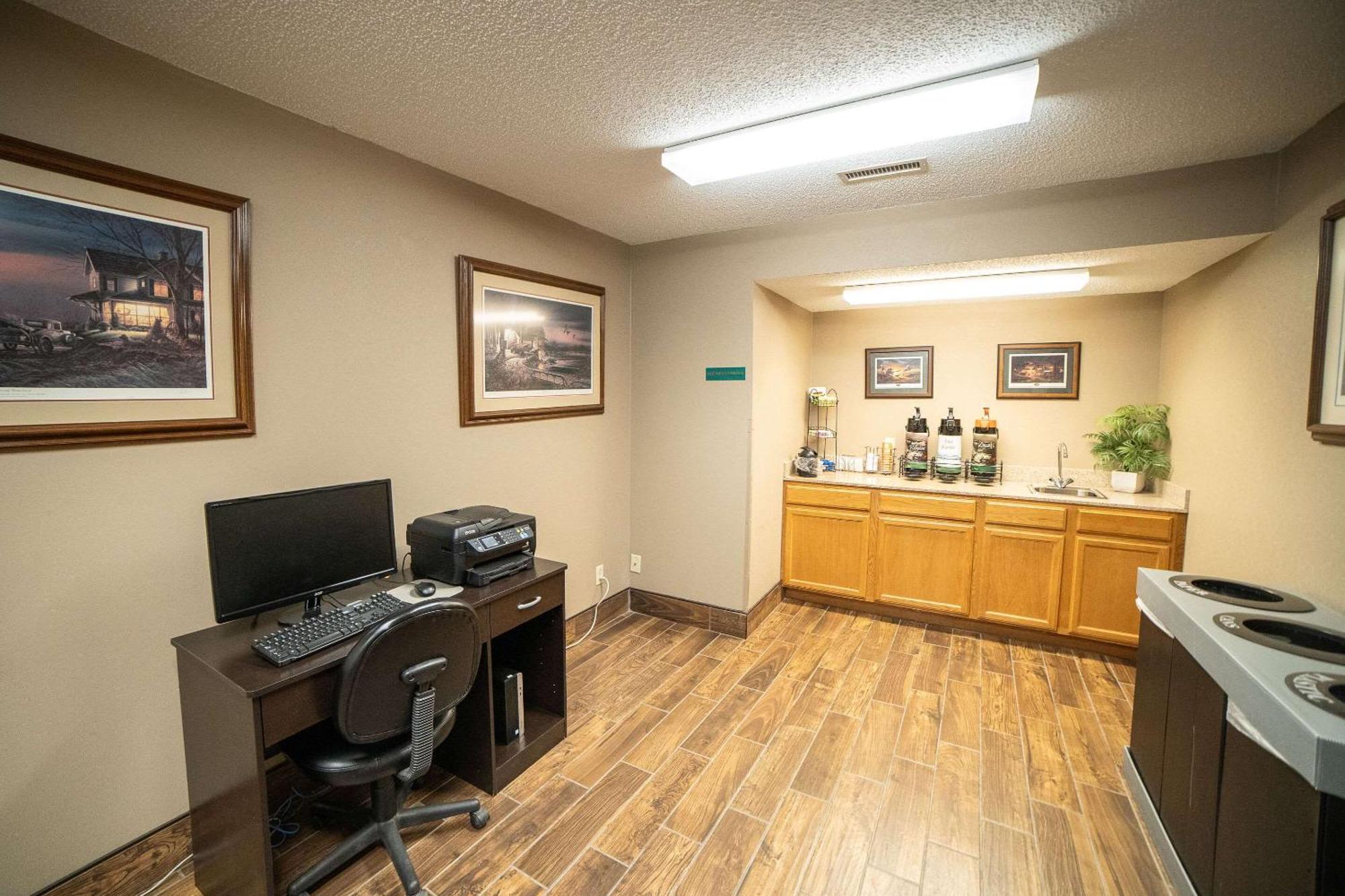 Quality Inn & Suites Watertown Near Prairie Lakes Ice Arena Экстерьер фото