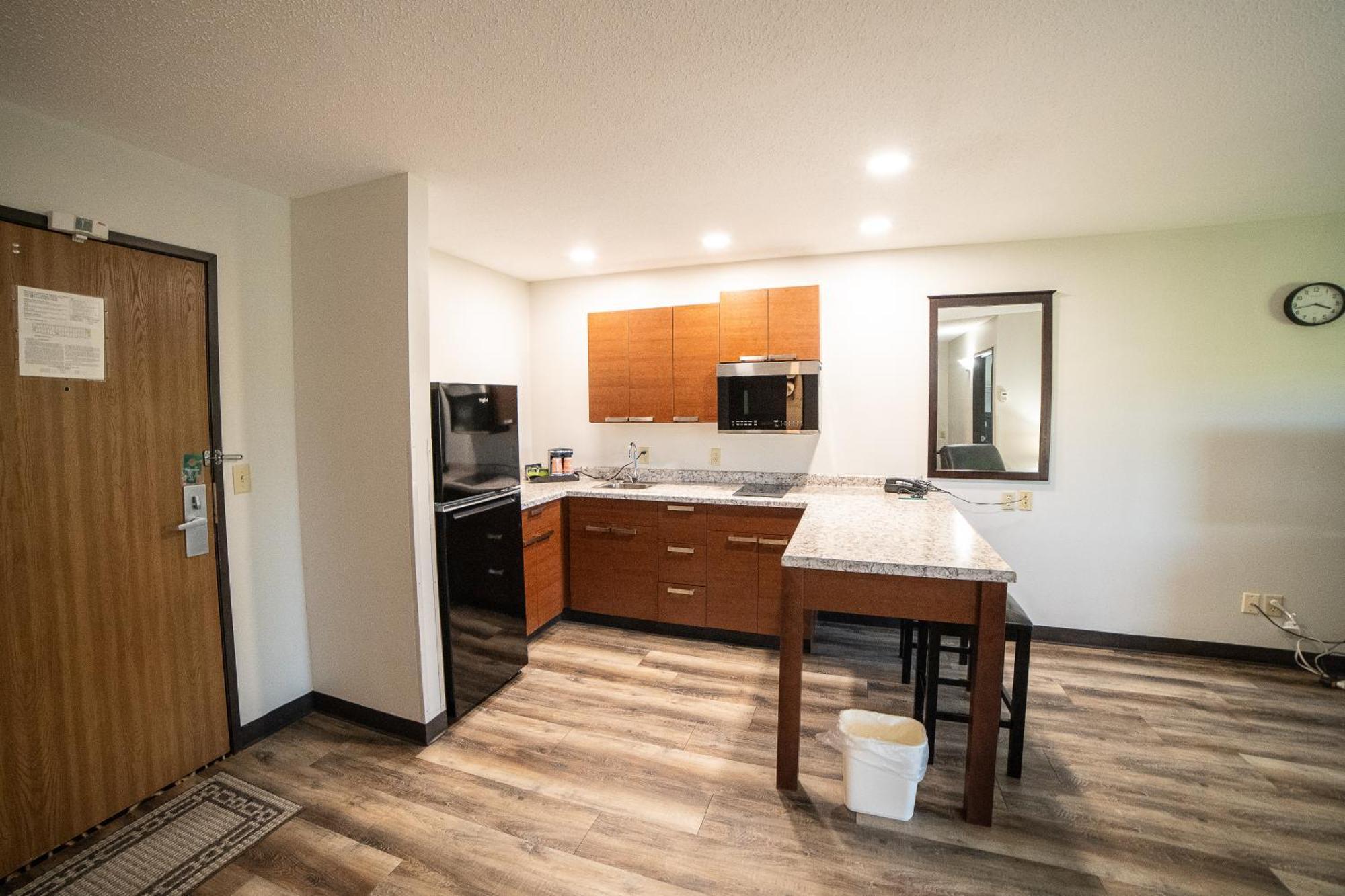 Quality Inn & Suites Watertown Near Prairie Lakes Ice Arena Экстерьер фото